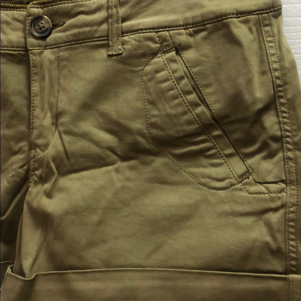 Shorts - Picture 3 of 5